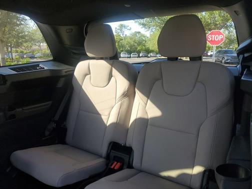 2025 Volvo XC90 Plug-In Hybrid T8 Plus 7-Seater