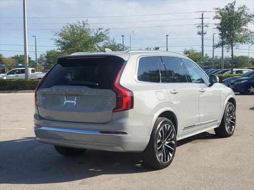 2025 Volvo XC90 Plug-In Hybrid T8 Plus 7-Seater