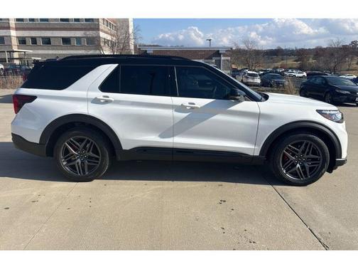 2025 Ford Explorer ST 1-Owner No Accidents