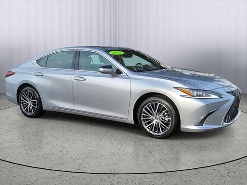 2023 Lexus ES 250 Base