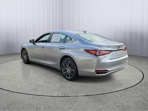2023 Lexus ES 250 Base