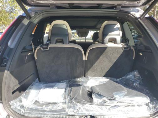 2026 Volvo XC90 Plus, B6 AWD Gas (mild hybrid), Gasoline, Bright, 7 Seats