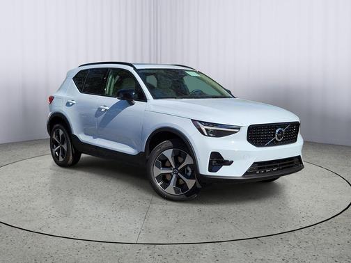 Cloud Blue 2026 Volvo XC40 Plus, B5 AWD Gas (mild hybrid), Dark
