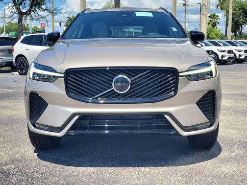 2026 Volvo XC60 B5 Plus