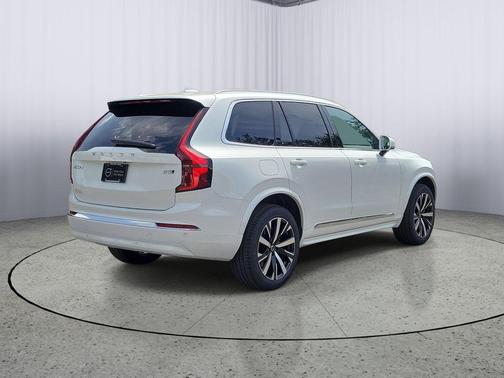Crystal White Pearl 2026 Volvo XC90 Core, B5 AWD Gas (mild hybrid), Gasoline, Bright, 7 Seats