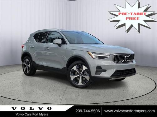 2025 Volvo XC40 B5 Core Bright Theme