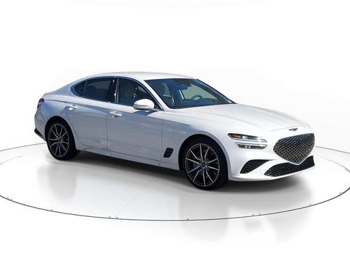 Uyuni White 2025 Genesis G70 2.5T RWD