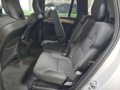 2025 Volvo XC90 B6 Plus 7-Seater