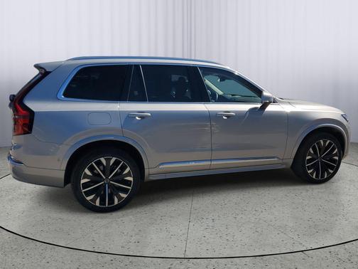 2025 Volvo XC90 B6 Plus 7-Seater