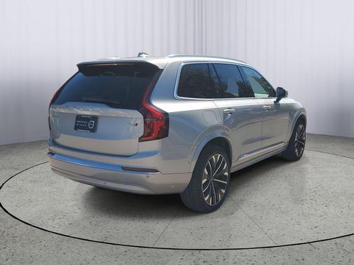 2025 Volvo XC90 B6 Plus 7-Seater