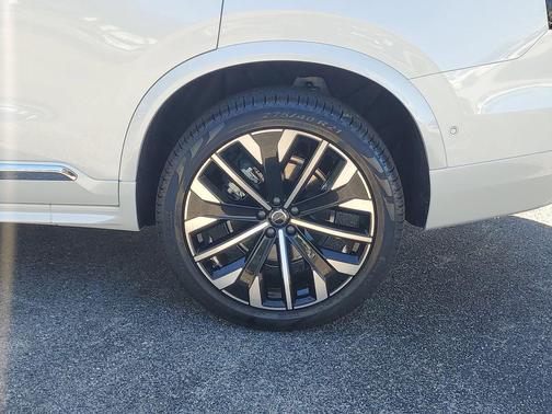 2026 Volvo XC90 B5 Ultra 6-Seater