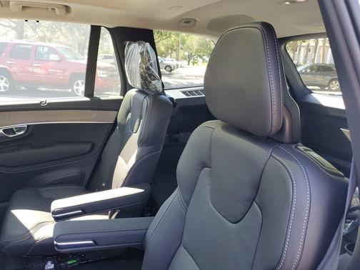 2026 Volvo XC90 B5 Ultra 6-Seater