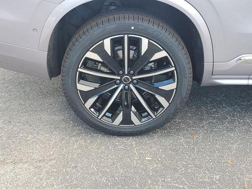 2026 Volvo XC90 Ultra, B5 AWD Gas (mild hybrid), Gasoline, Bright, 6 Seats