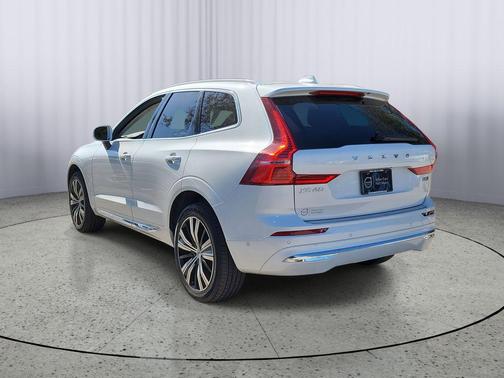 2023 Volvo XC60 B5 Plus Bright Theme