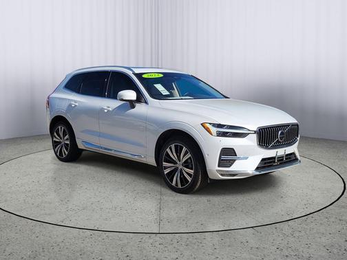 2023 Volvo XC60 B5 Plus Bright Theme