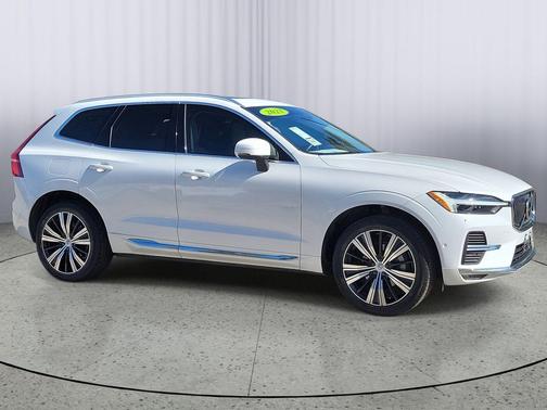 2023 Volvo XC60 B5 Plus Bright Theme