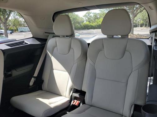 2025 Volvo XC90 B6 Plus 7-Seater