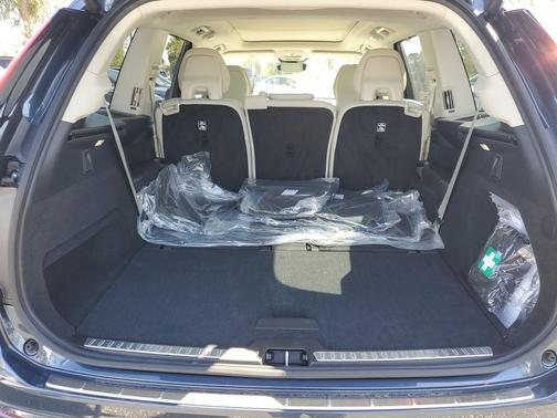 2026 Volvo XC90 Ultra, B6 AWD Gas (mild hybrid), Gasoline, Bright, 7 Seats