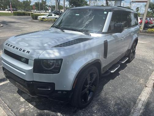 2023 Land Rover Defender 130 X-Dynamic SE
