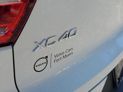 2026 Volvo XC40 B5 Plus