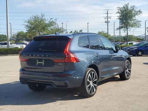 2025 Volvo XC60 B5 Plus