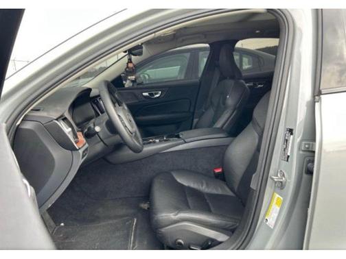 2025 Volvo S60 Plug-In Hybrid T8 Plus