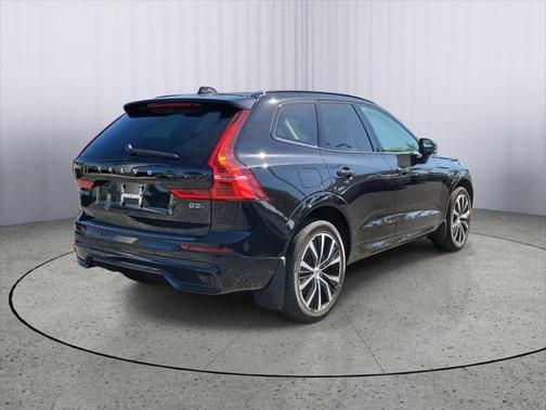 2025 Volvo XC60 B5 Plus
