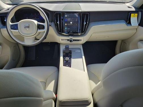 2025 Volvo XC60 B5 Plus
