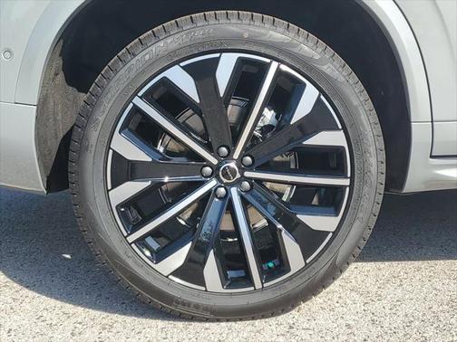 2025 Volvo XC90 B6 Plus 6-Seater