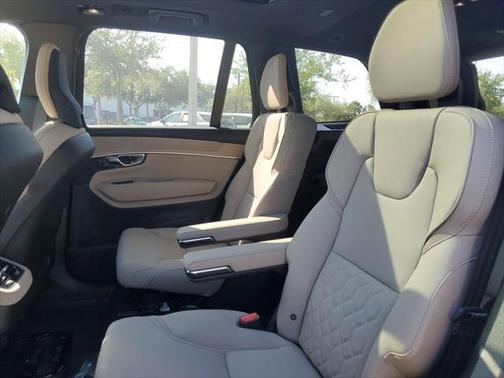 2025 Volvo XC90 B6 Plus 6-Seater