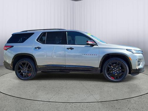 Sterling Gray Metallic 2024 Chevrolet Traverse Premier