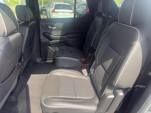 Sterling Gray Metallic 2024 Chevrolet Traverse Premier