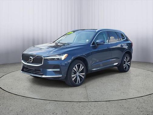 2023 Volvo XC60 Recharge Plug-In Hybrid T8 Plus Bright Theme