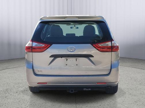 2017 Toyota Sienna SE