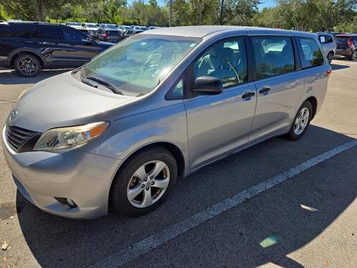 2017 Toyota Sienna SE