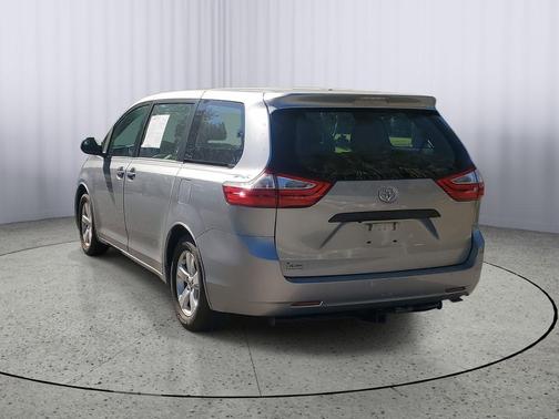 2017 Toyota Sienna SE