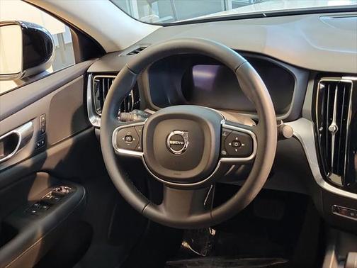 2025 Volvo S60 B5 Core