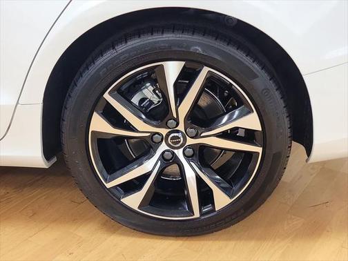 2025 Volvo S60 B5 Core
