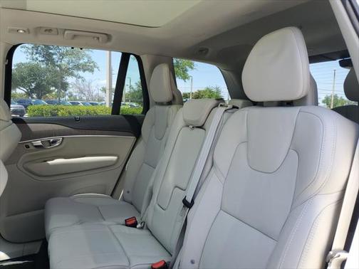 2025 Volvo XC90 B6 Ultra