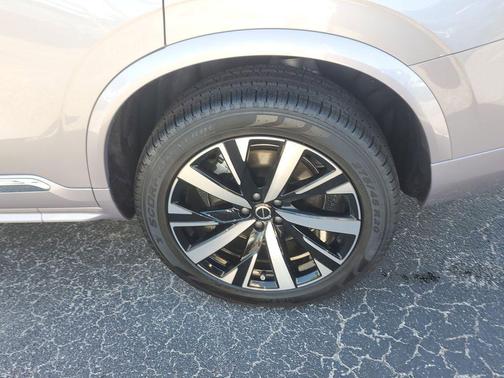 2026 Volvo XC90 Core, B6 AWD Gas (mild hybrid), Gasoline, Bright, 7 Seats