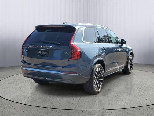 2025 Volvo XC90 B5 Plus 7-Seater