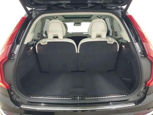 2025 Volvo XC90 Plug-In Hybrid T8 Plus 7-Seater