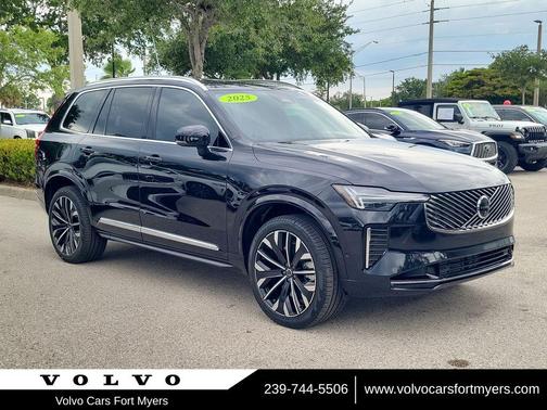 Onyx Black Metallic 2025 Volvo XC90 Plug-In Hybrid T8 Ultra 7-Seater