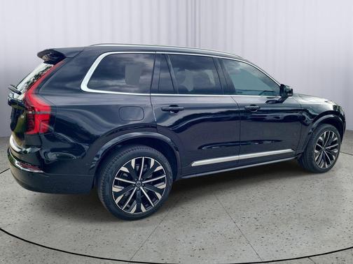 Onyx Black Metallic 2025 Volvo XC90 Plug-In Hybrid T8 Ultra 7-Seater