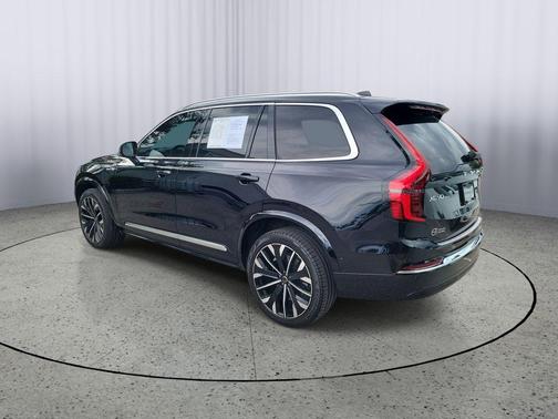 Onyx Black Metallic 2025 Volvo XC90 Plug-In Hybrid T8 Ultra 7-Seater