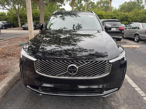 Onyx Black Metallic 2025 Volvo XC90 Plug-In Hybrid T8 Ultra 7-Seater