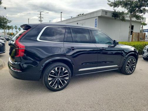 Onyx Black Metallic 2025 Volvo XC90 Plug-In Hybrid T8 Ultra 7-Seater