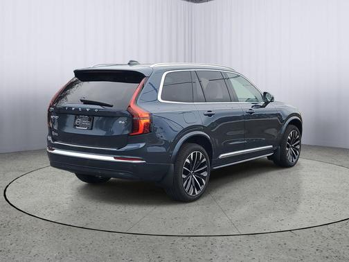 2026 Volvo XC90 B6 Ultra 7-Seater