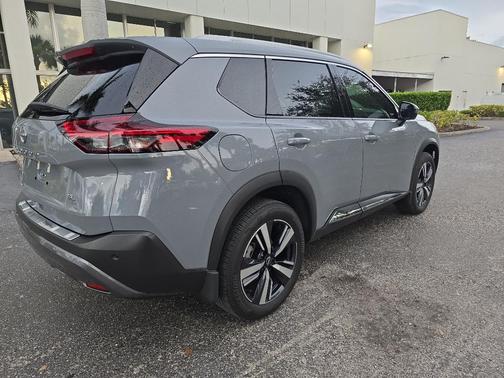 2022 Nissan Rogue SL