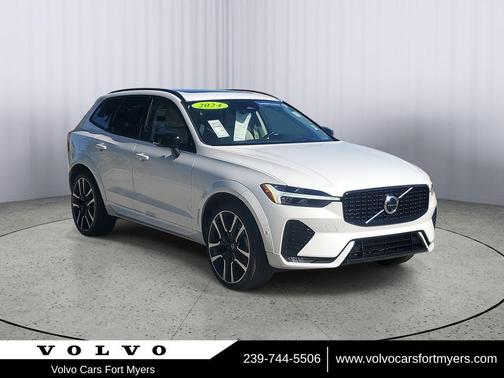 2024 Volvo XC60 B5 Ultimate Dark Theme